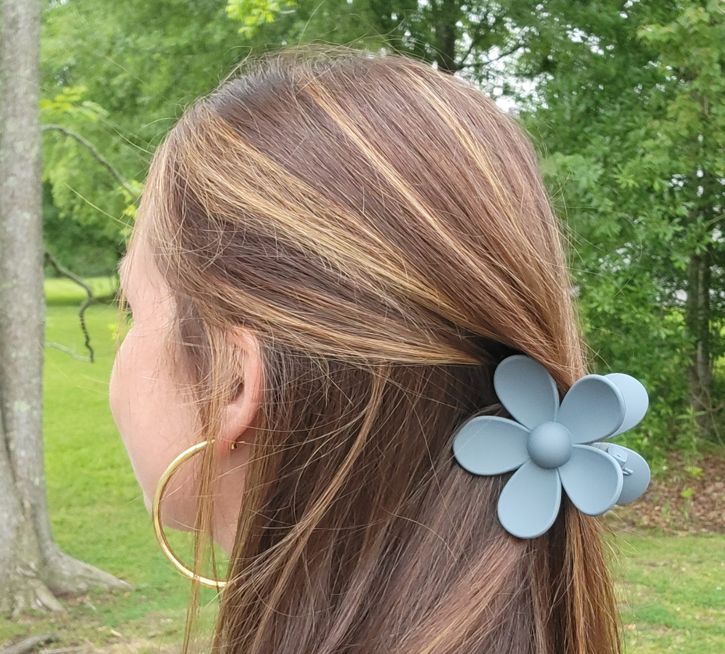 Retro Flower Clip