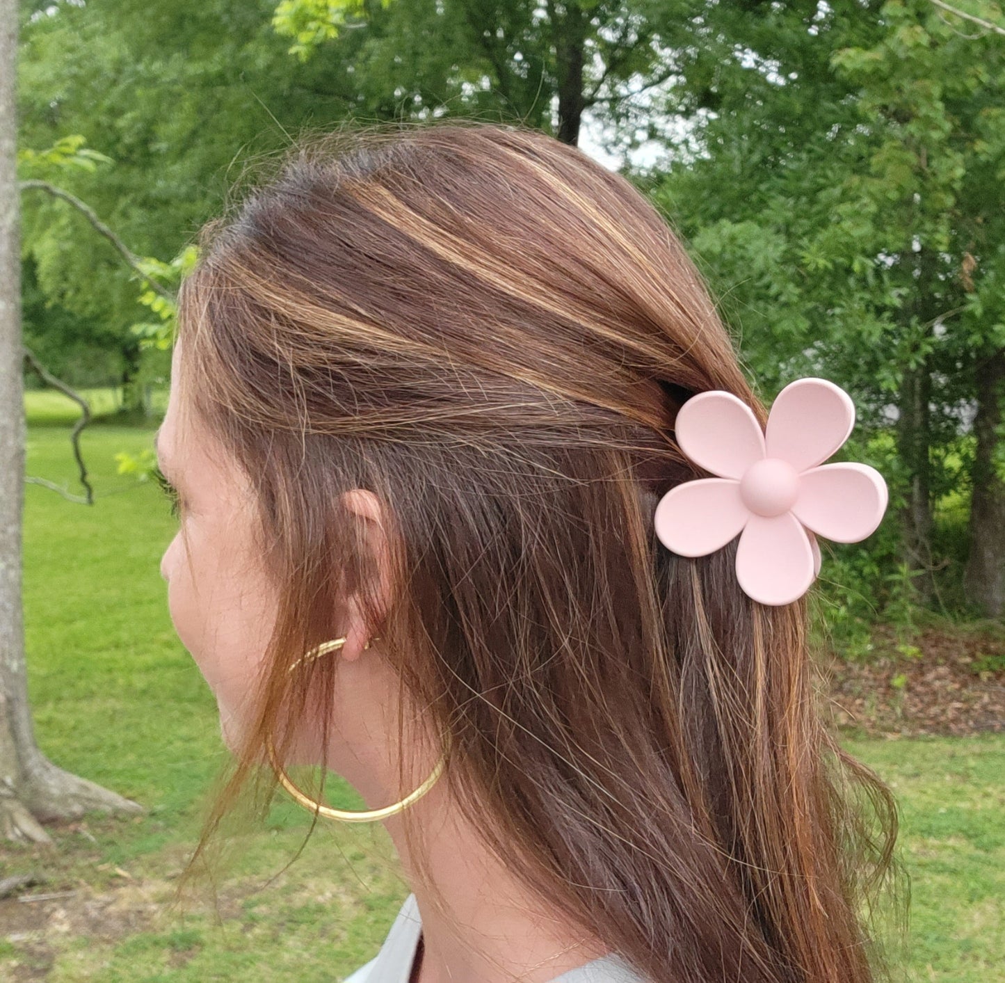 Retro Flower Clip