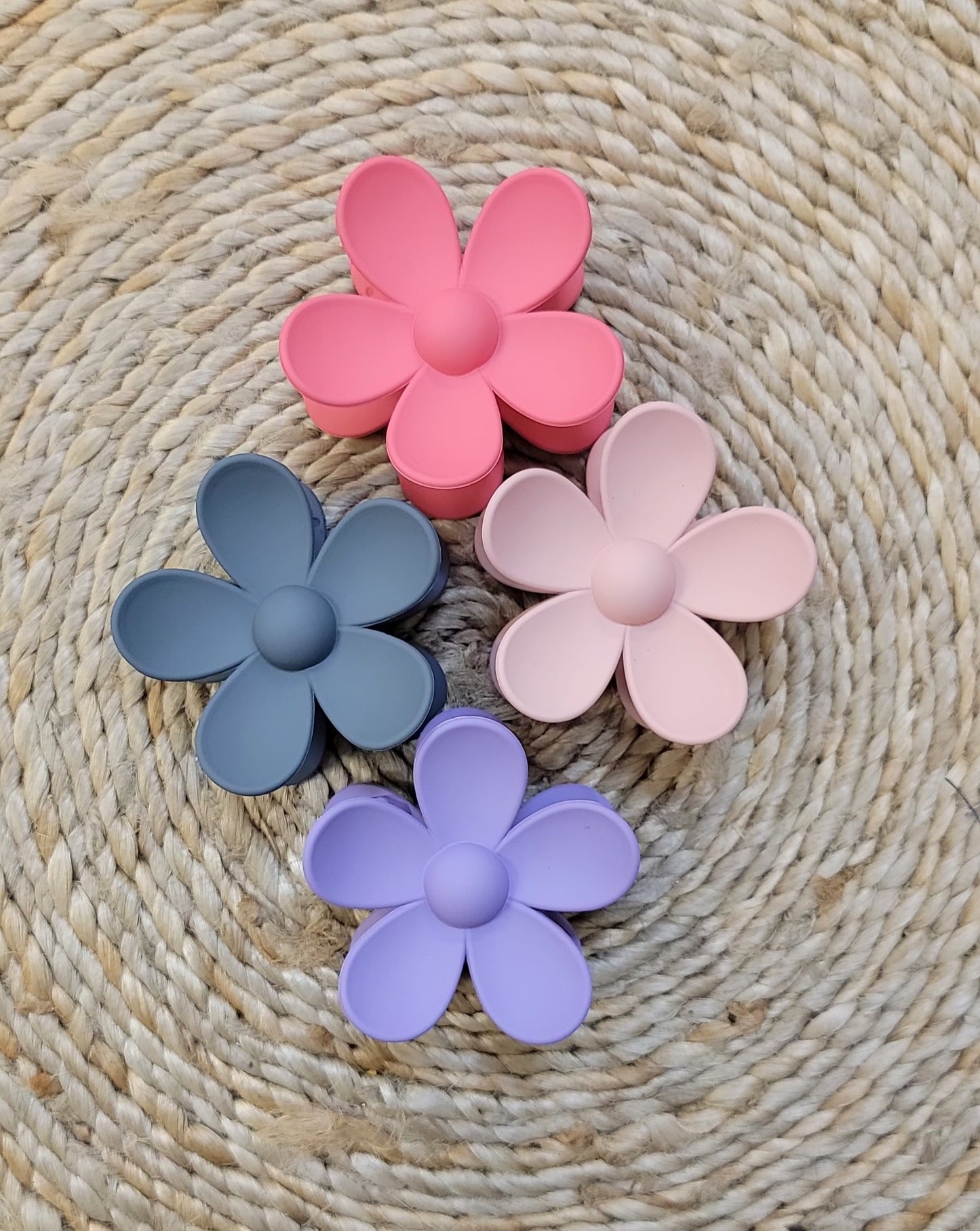 Retro Flower Clip