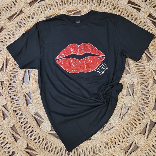 Valentine Kiss Graphic Tee